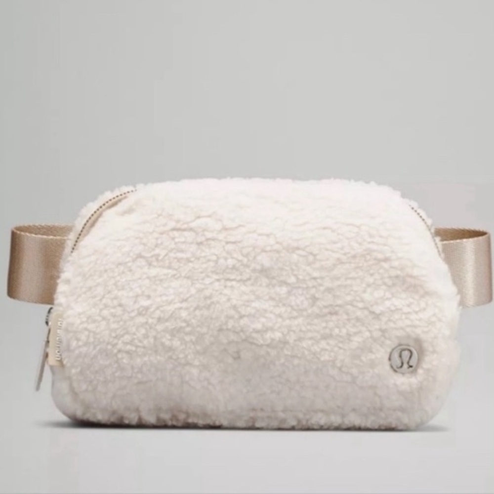 COPY - NWT Lululemon Everywhere Belt Bag Natural Ivory Fleece. GOLD HARDWARE!